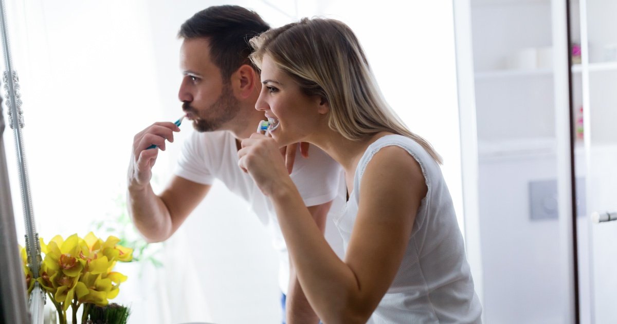 ¿Cuántas veces al día debo cepillarme los dientes?